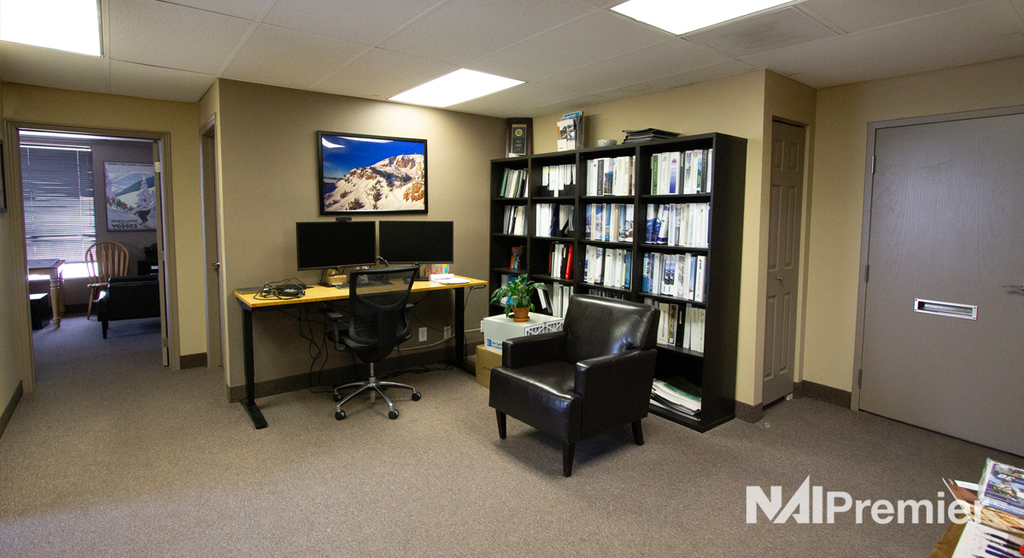 Convenient Commercial Office